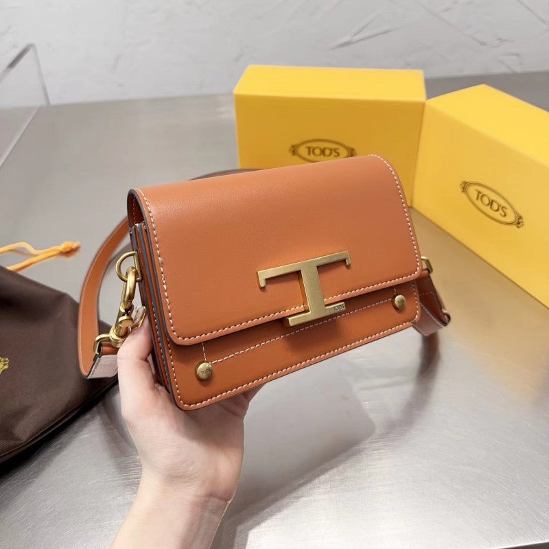 【公式サイトは正規品】「Oggi雑誌」掲載！【TOD'S】滝沢カレンさんが推す！タイムレス ミニレザーベルトバッグ-高島屋オンラインストア - 公式
