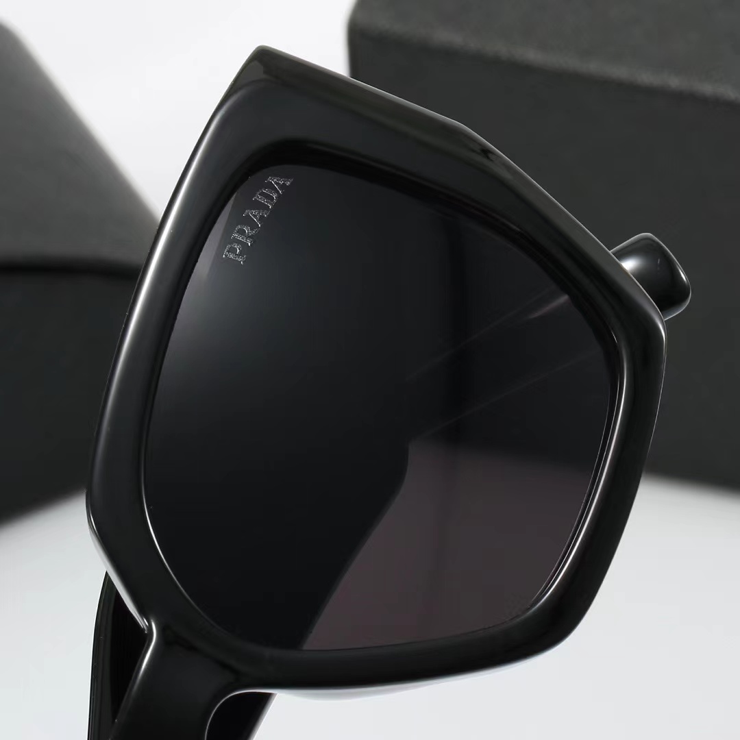 Prada サングラス S0005