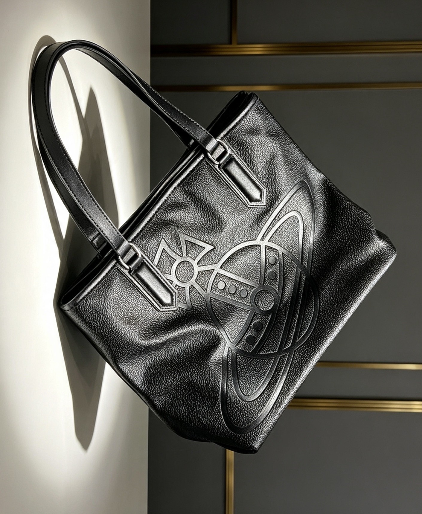 Vivienne Westwood オーブ エンボス トートバッグ ブラック