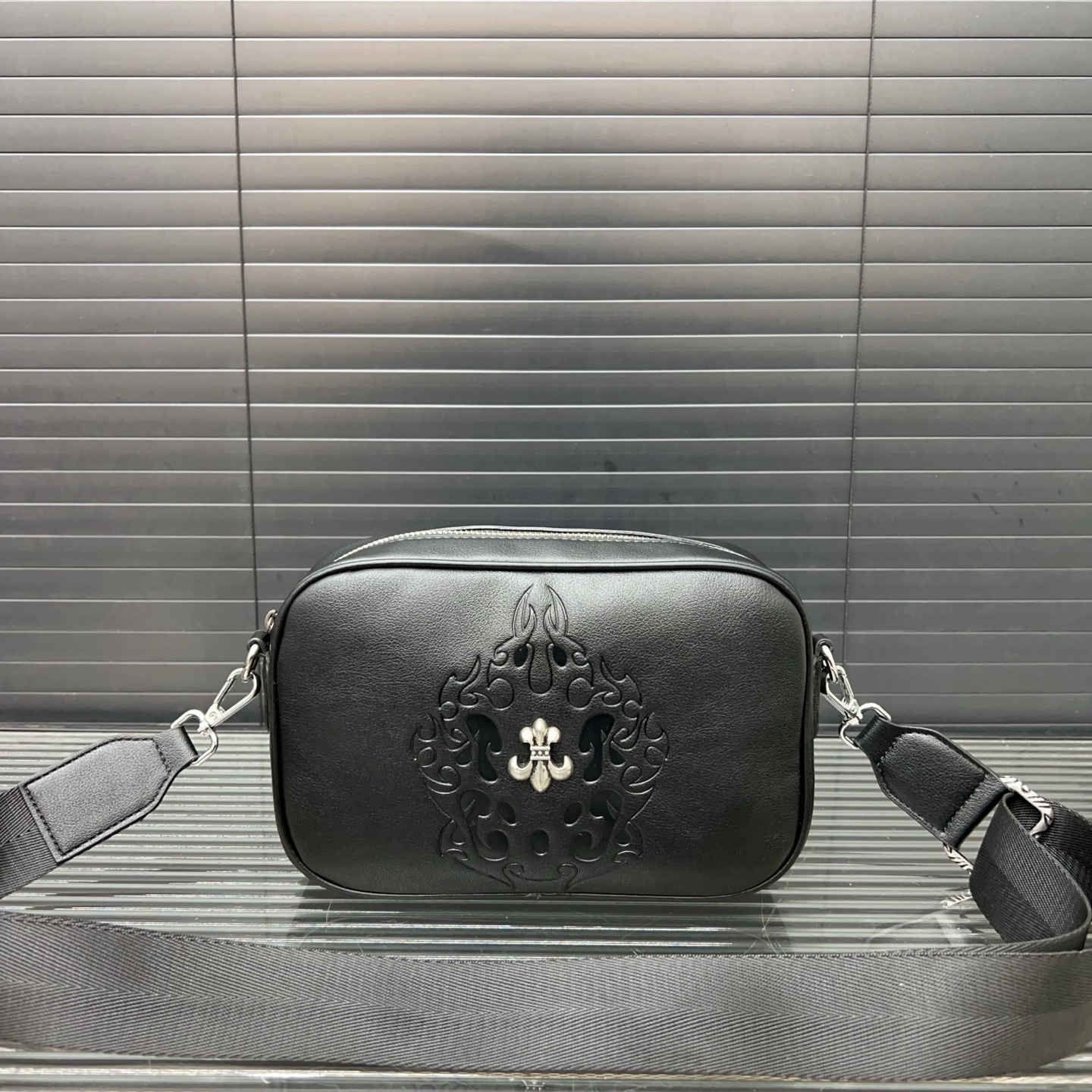 クロムハーツ レザー カメラバッグ メンズ ショルダーバッグ クロス