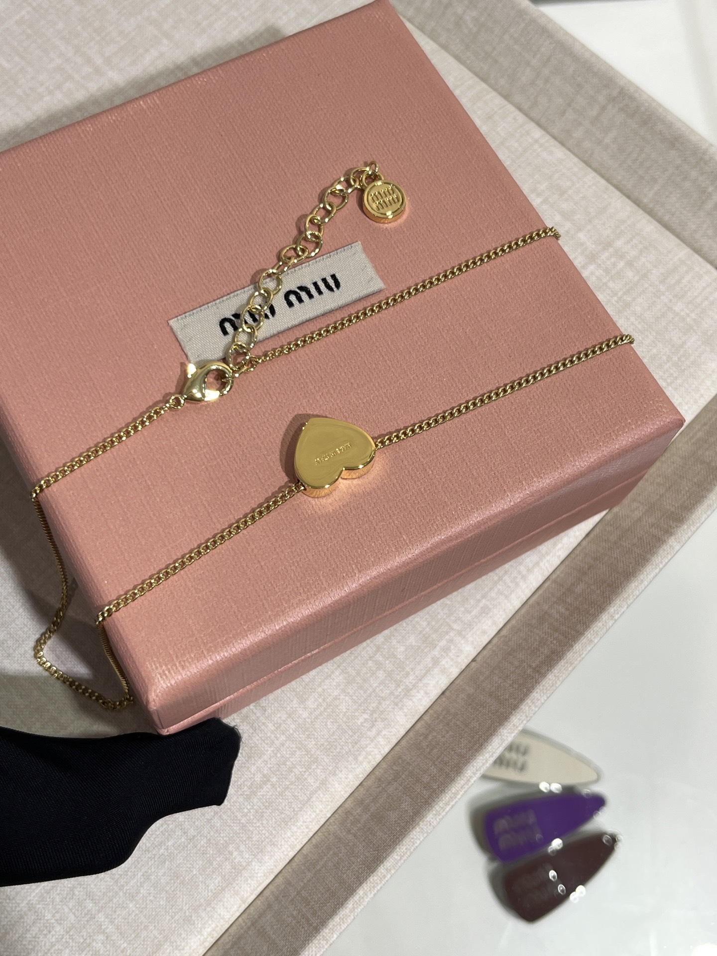 MIU MIU ハートロゴ エナメル ネックレス ゴールド×ピンク