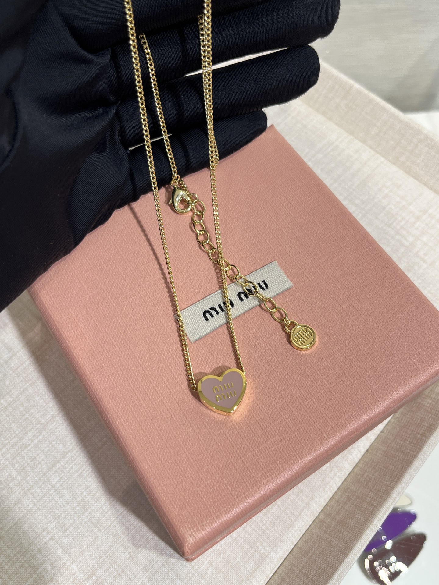 MIU MIU ハートロゴ エナメル ネックレス ゴールド×ピンク
