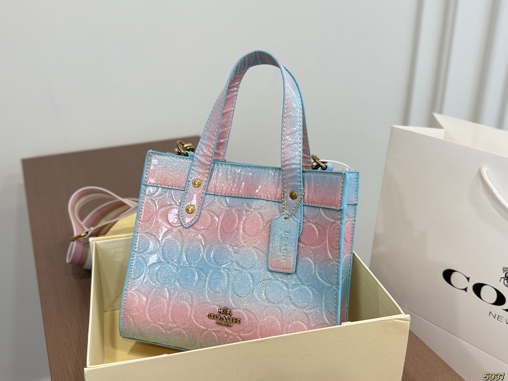 COACH Field トートバッグ レディース｜ショルダー付き 3色展開