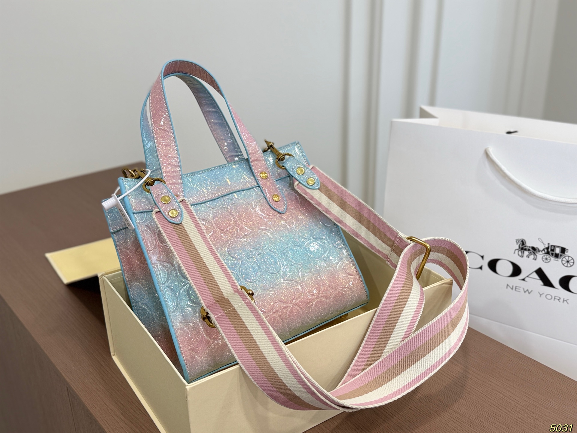 COACH Field トートバッグ レディース｜ショルダー付き 3色展開