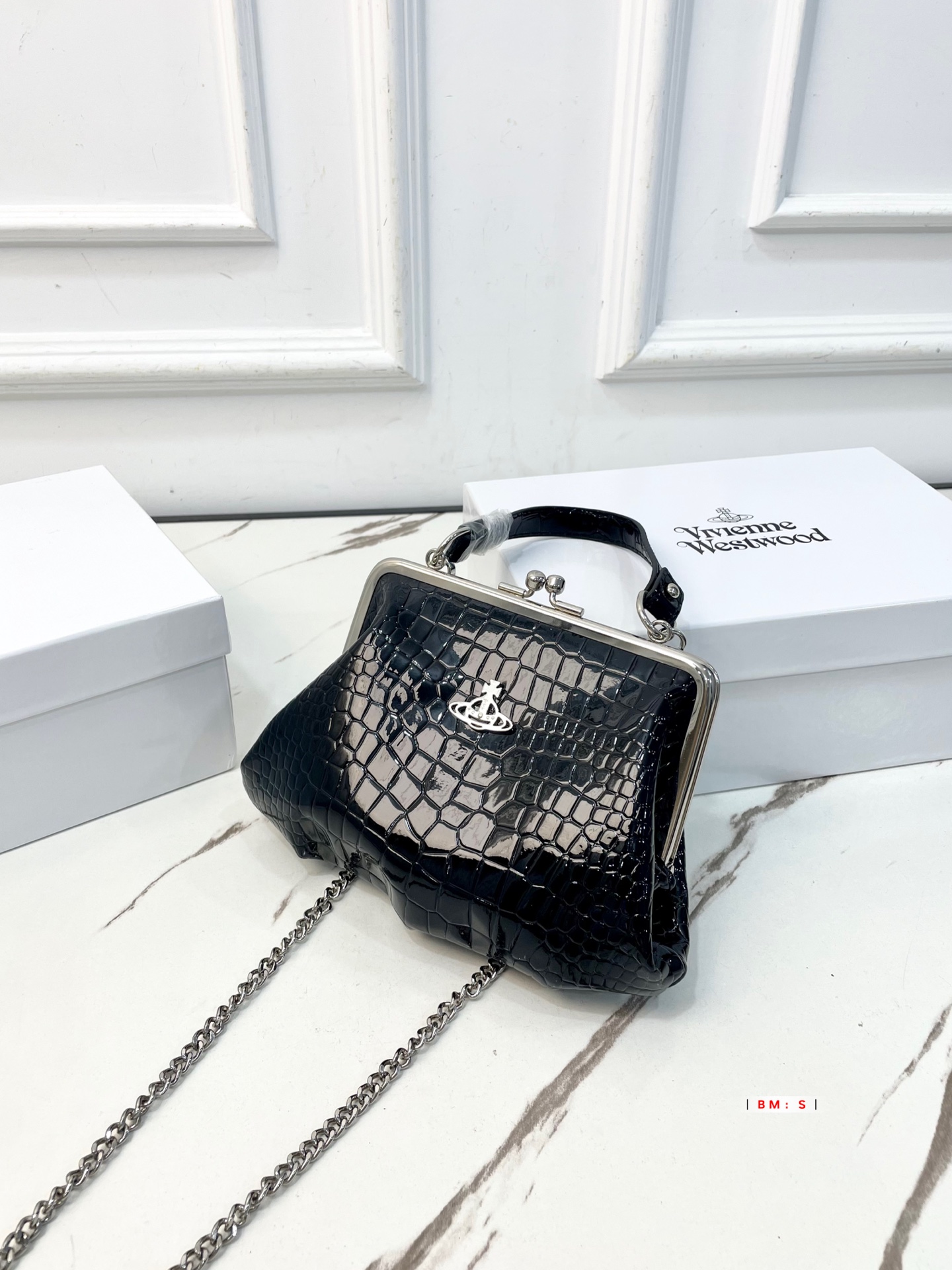 Vivienne Westwood Kensington クロコダイル型押し がま口ショルダーバッグ ブラック
