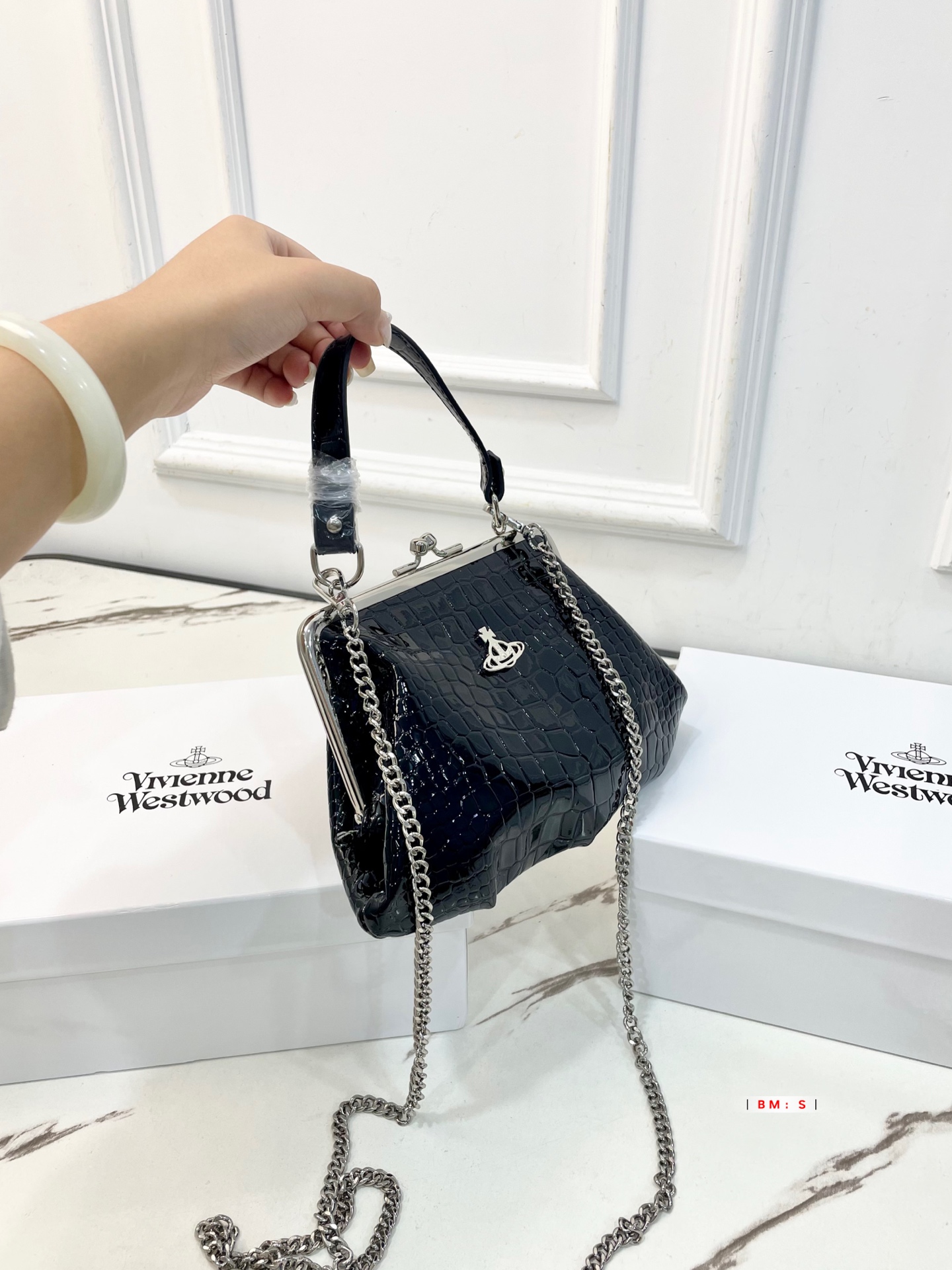 Vivienne Westwood Kensington クロコダイル型押し がま口ショルダーバッグ ブラック
