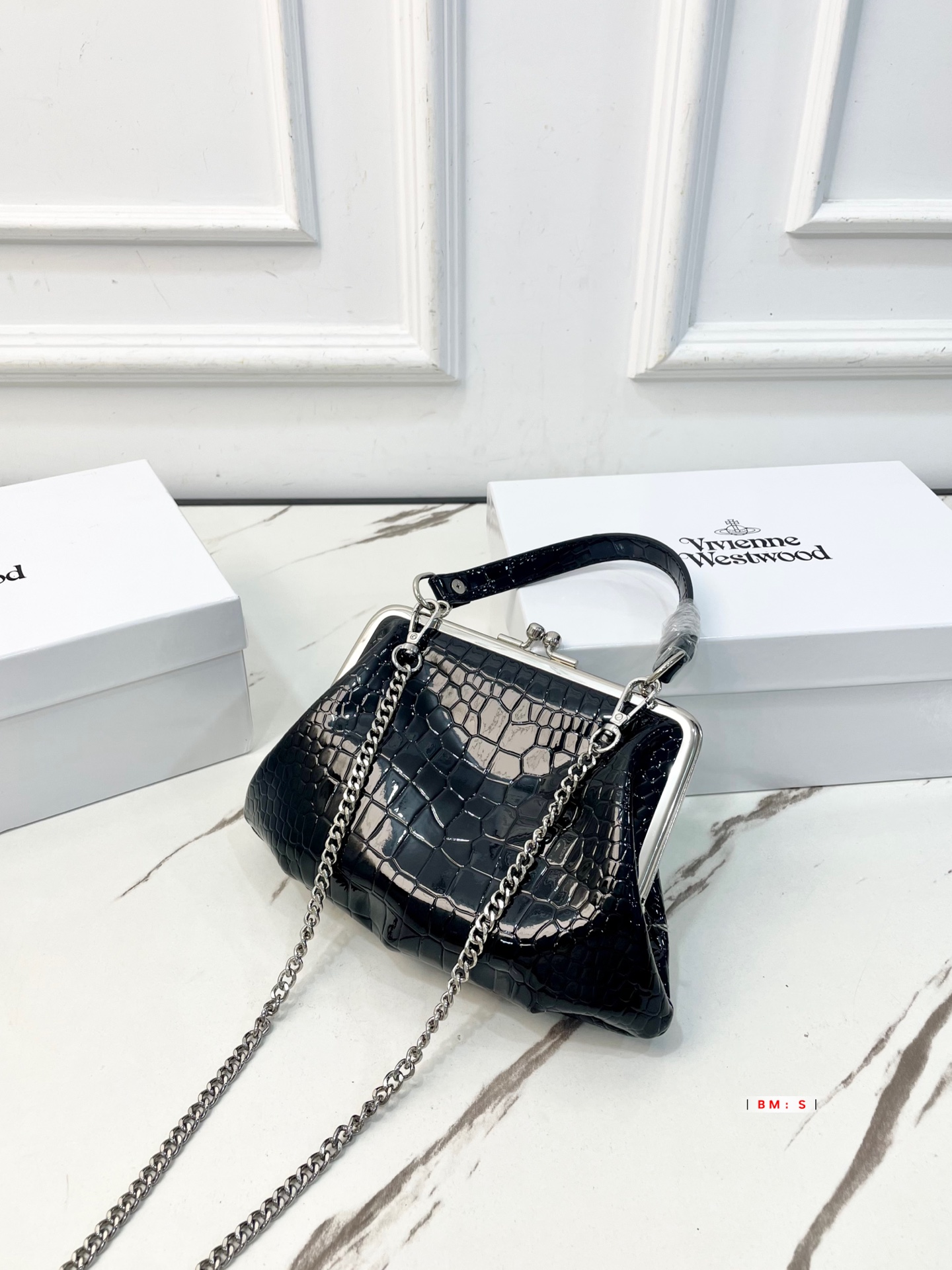 Vivienne Westwood Kensington クロコダイル型押し がま口ショルダーバッグ ブラック