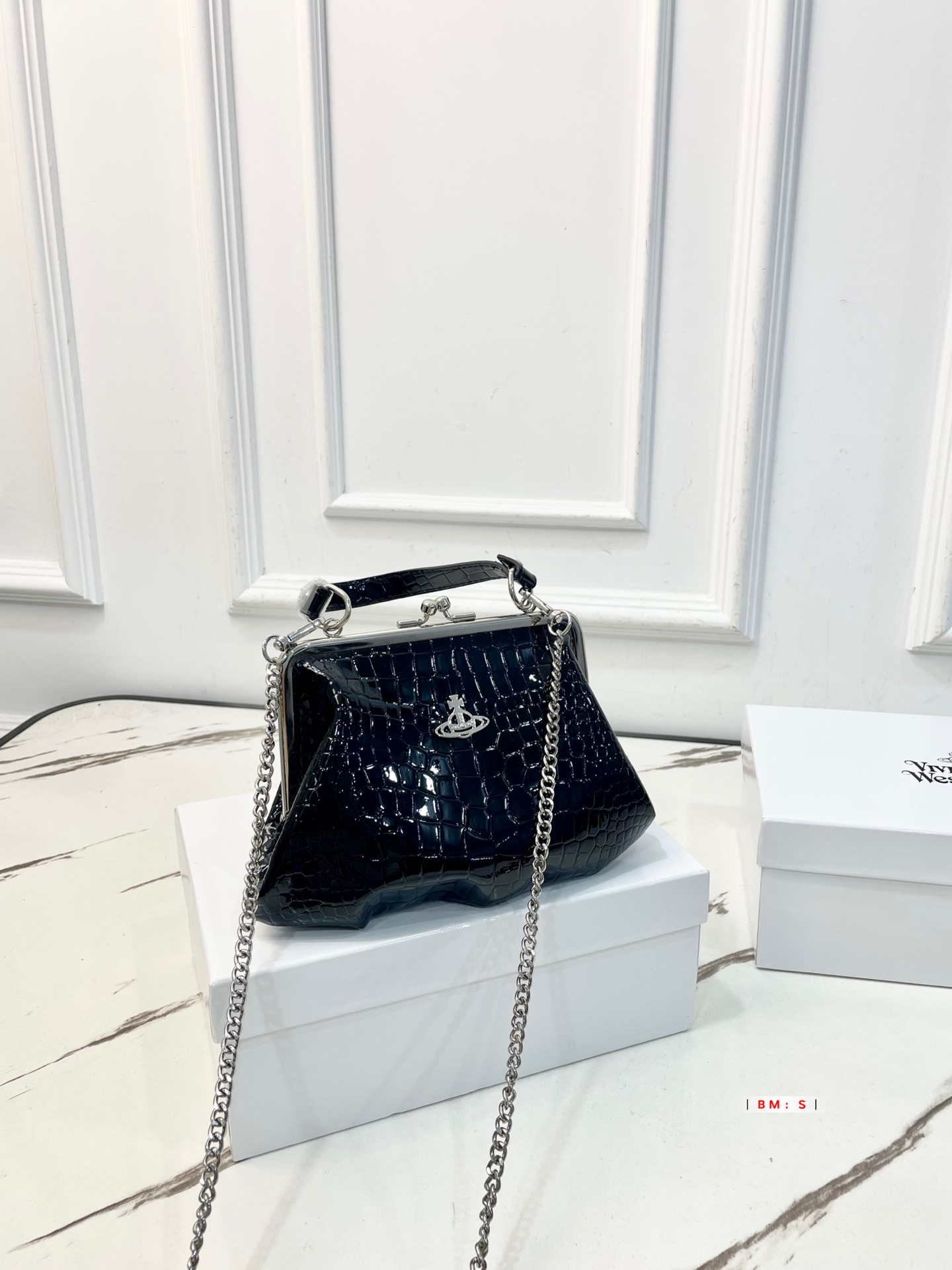 Vivienne Westwood Kensington クロコダイル型押し がま口ショルダーバッグ ブラック