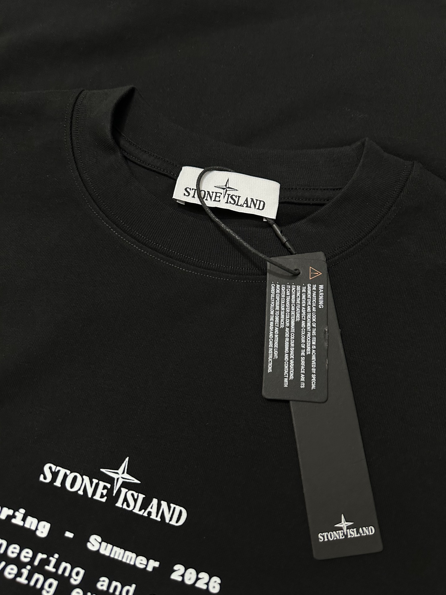 STONE ISLAND（ストーンアイランド）コンパス グラフィック ロングスリーブTシャツ