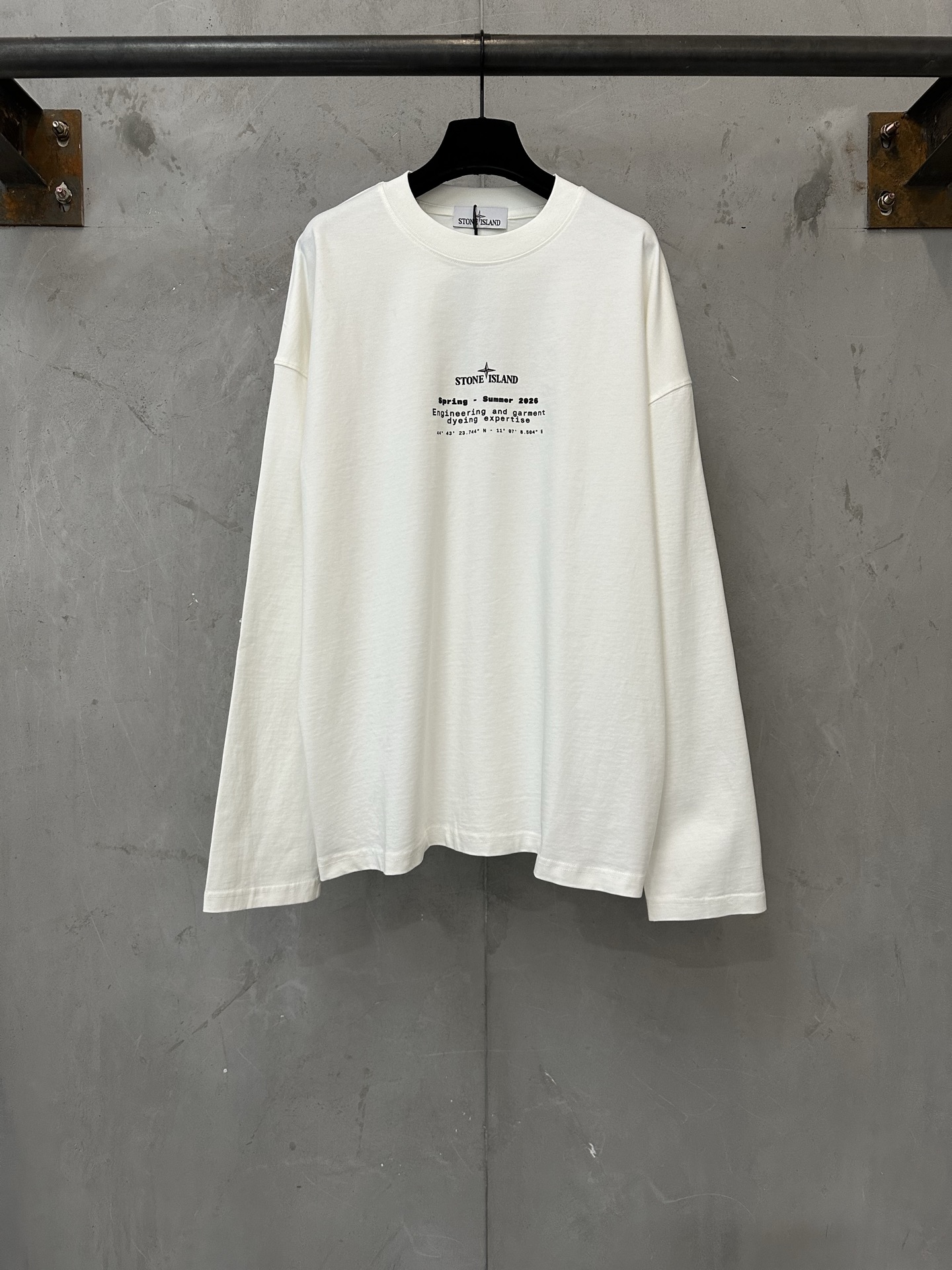 STONE ISLAND（ストーンアイランド）コンパス グラフィック ロングスリーブTシャツ