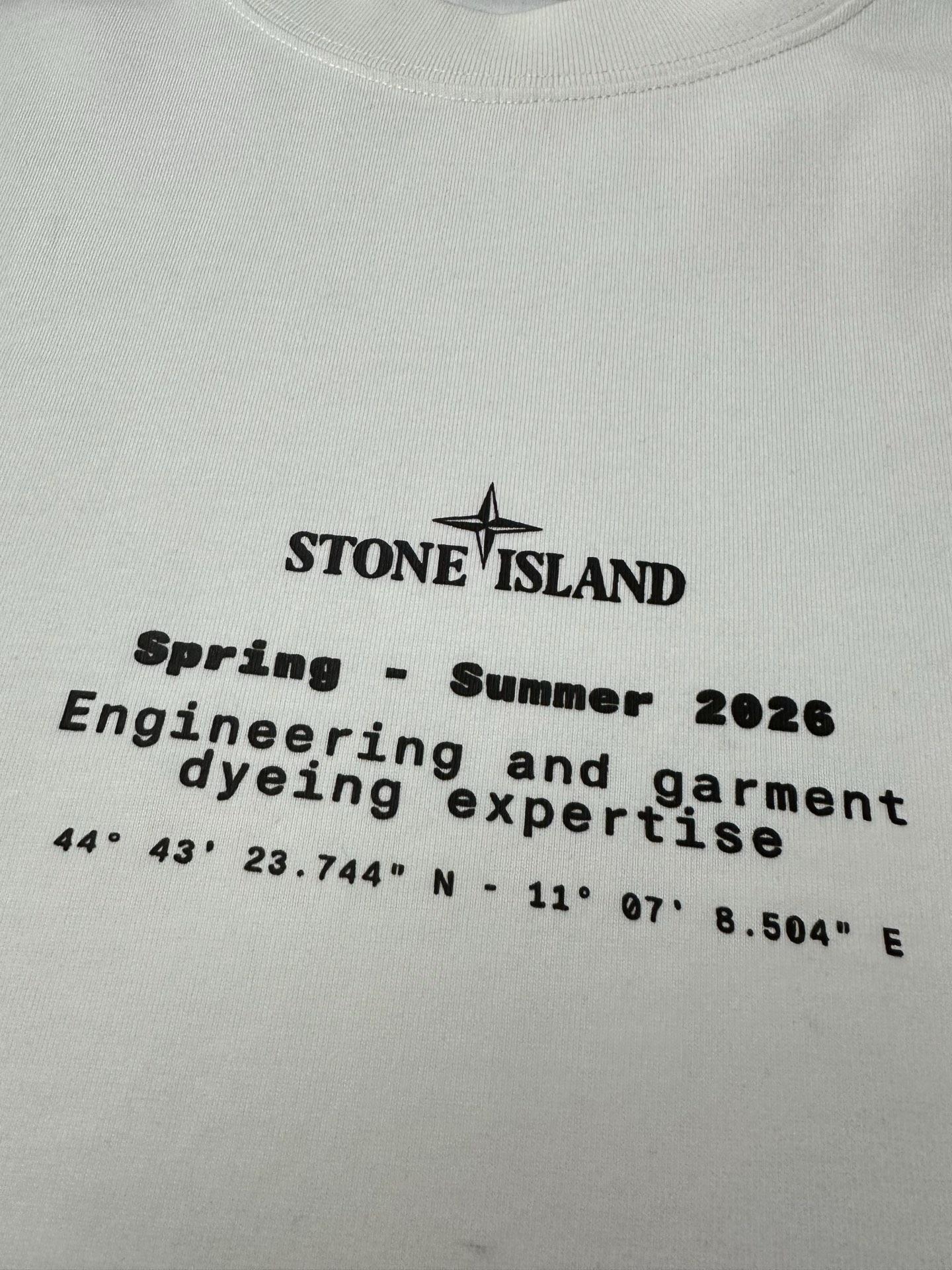 STONE ISLAND（ストーンアイランド）コンパス グラフィック ロングスリーブTシャツ
