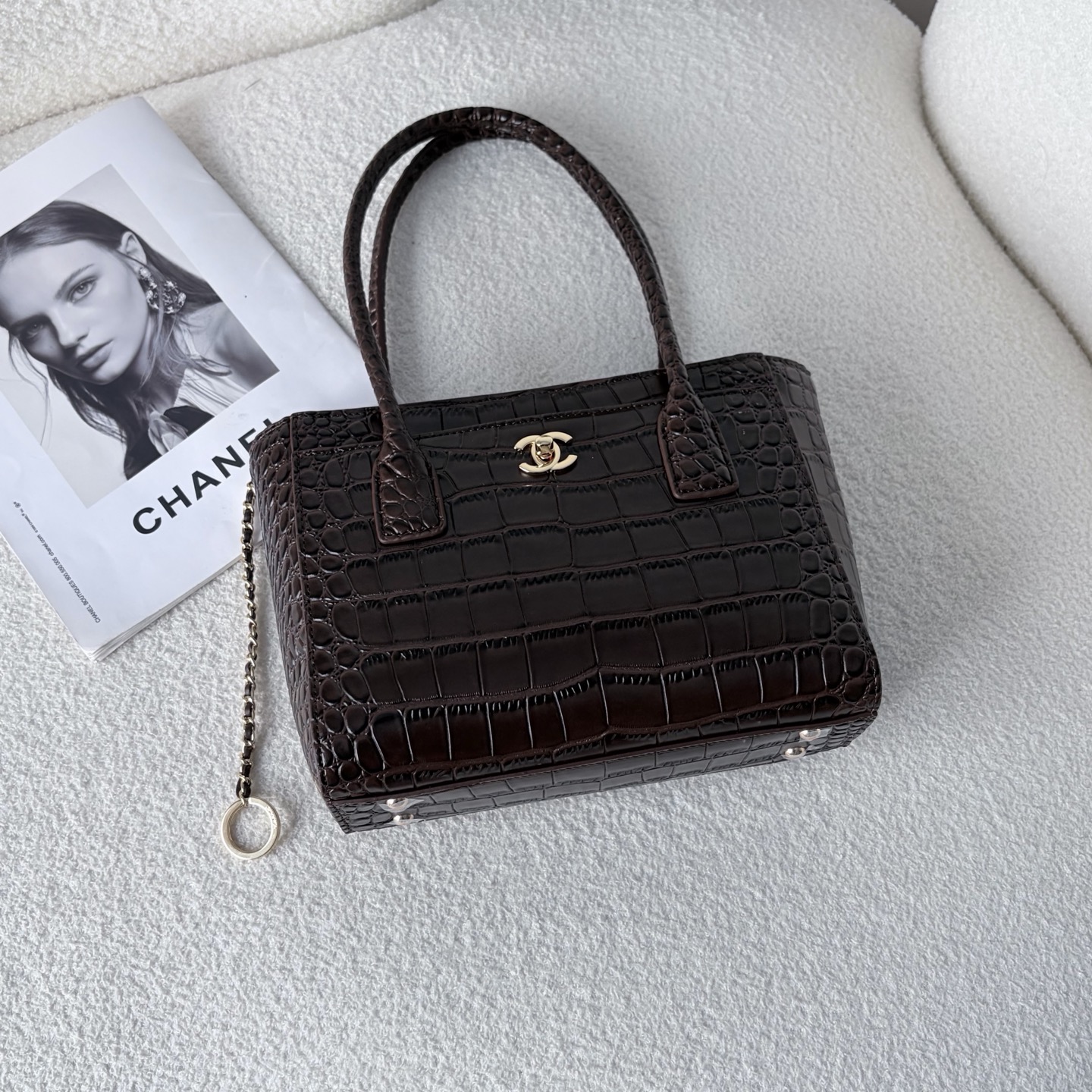 CHANEL 2027春夏 クロコダイル型押し トートバッグ ブラウン