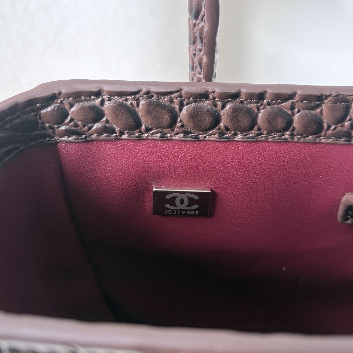 CHANEL 2027春夏 クロコダイル型押し トートバッグ ブラウン