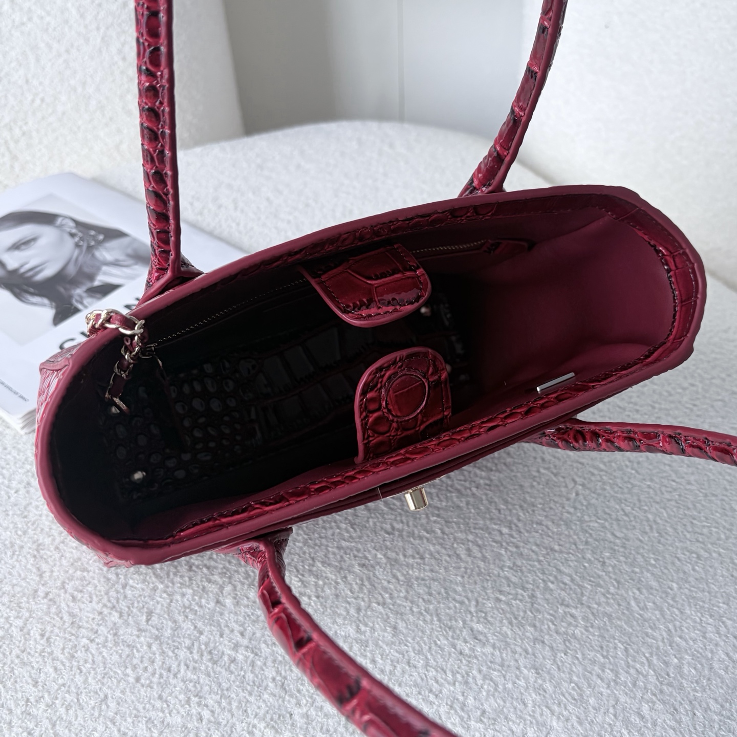 CHANEL 2027春夏 クロコダイル型押し トートバッグ ボルドー