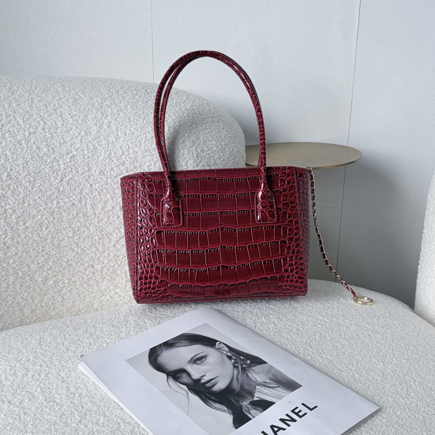 CHANEL 2027春夏 クロコダイル型押し トートバッグ ボルドー