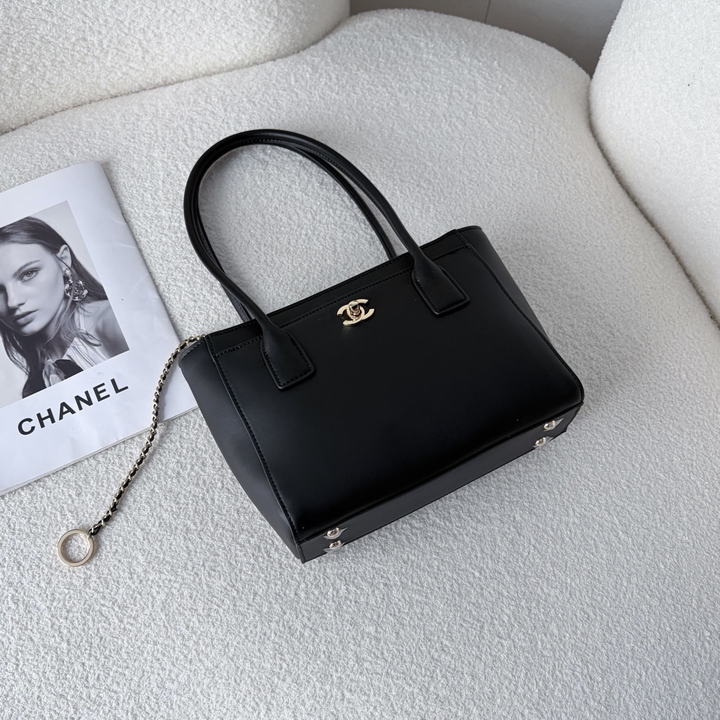 CHANEL 2027春夏 トートバッグ ブラック スムースカーフスキン