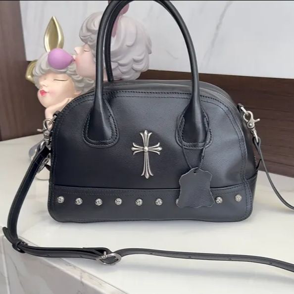 クロムハーツ 純皮 ショルダーバッグ