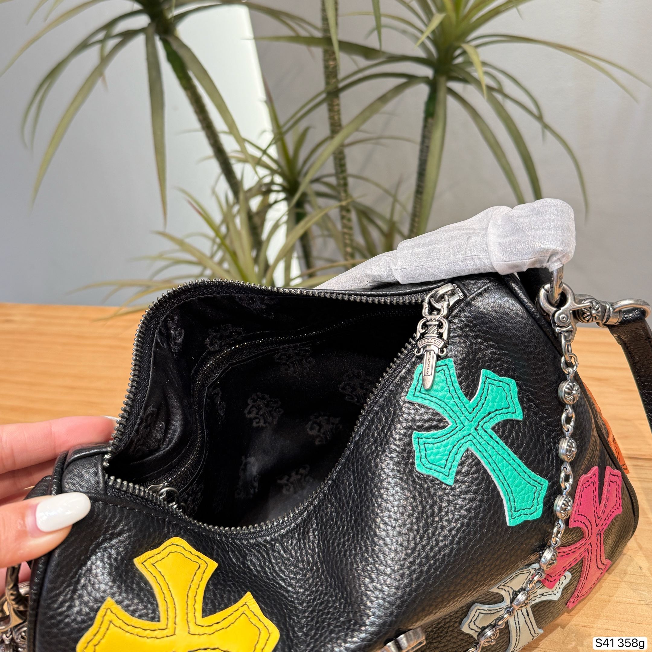 クロスパッチ レザー チェーンバッグ｜牛革 ショルダーバッグ・斜め掛け・通勤バッグ