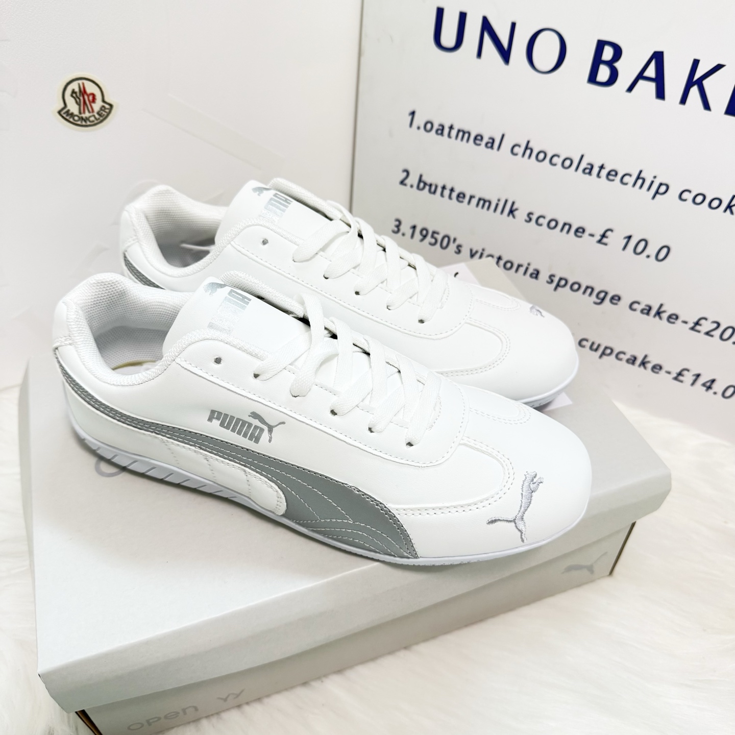 Rose (Park Chaeyoung)'s Puma racing star style, unisex classic retro sneakers, a popular and versatile style.