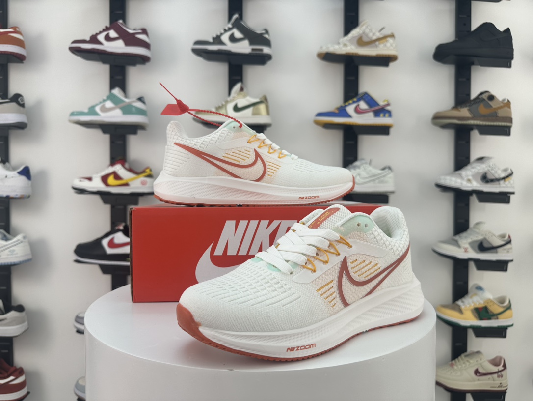Nike Air Zoom Pegasus 39 Cushioned Running Shoes for Men and Women, featuring shock absorption, breathable mesh upper, and casual design.