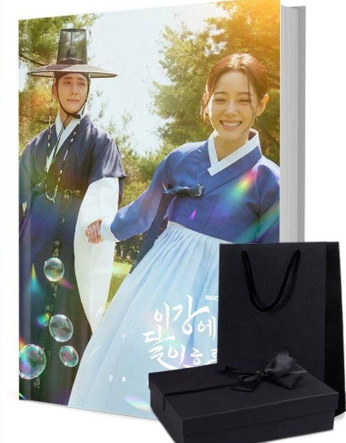 老舅 写真集1冊 A4ポスター4枚 しおり4枚 LOMOカード10枚-華流グッズストア
