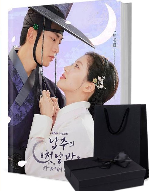 天書黎明 写真集1冊 A4ポスター4枚 しおり4枚 LOMOカード10枚-華流グッズストア

