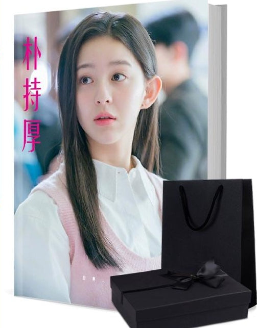 イ・チェミン 写真集1冊 A4ポスター4枚 しおり4枚 LOMOカード10枚-華流グッズストア
