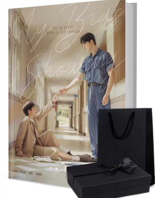 推しが現れた!? 写真集1冊 A4ポスター4枚 しおり4枚 LOMOカード10枚-華流グッズストア
