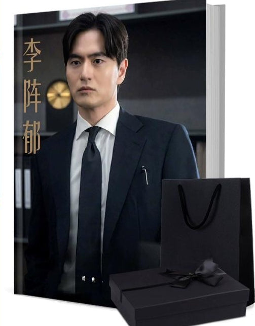 イ・ジヌク 写真集1冊 A4ポスター4枚 しおり4枚 LOMOカード10枚-華流グッズストア
