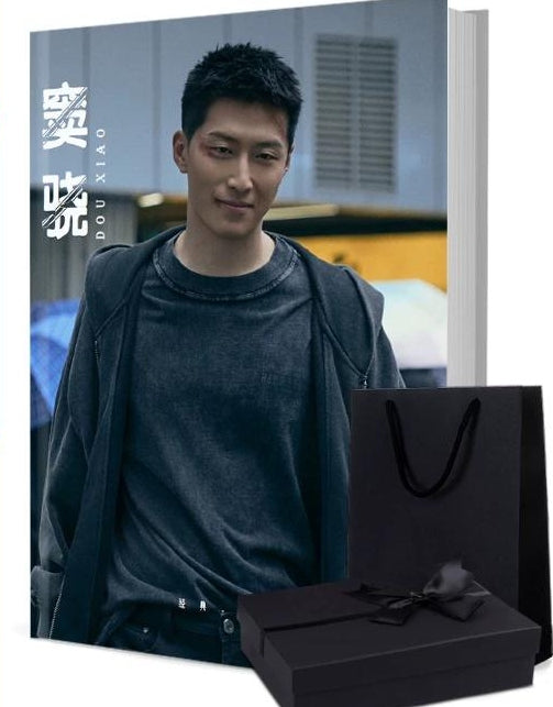 ショーン・ドウ(竇驍) 写真集1冊 A4ポスター4枚 しおり4枚 LOMOカード10枚-華流グッズストア
