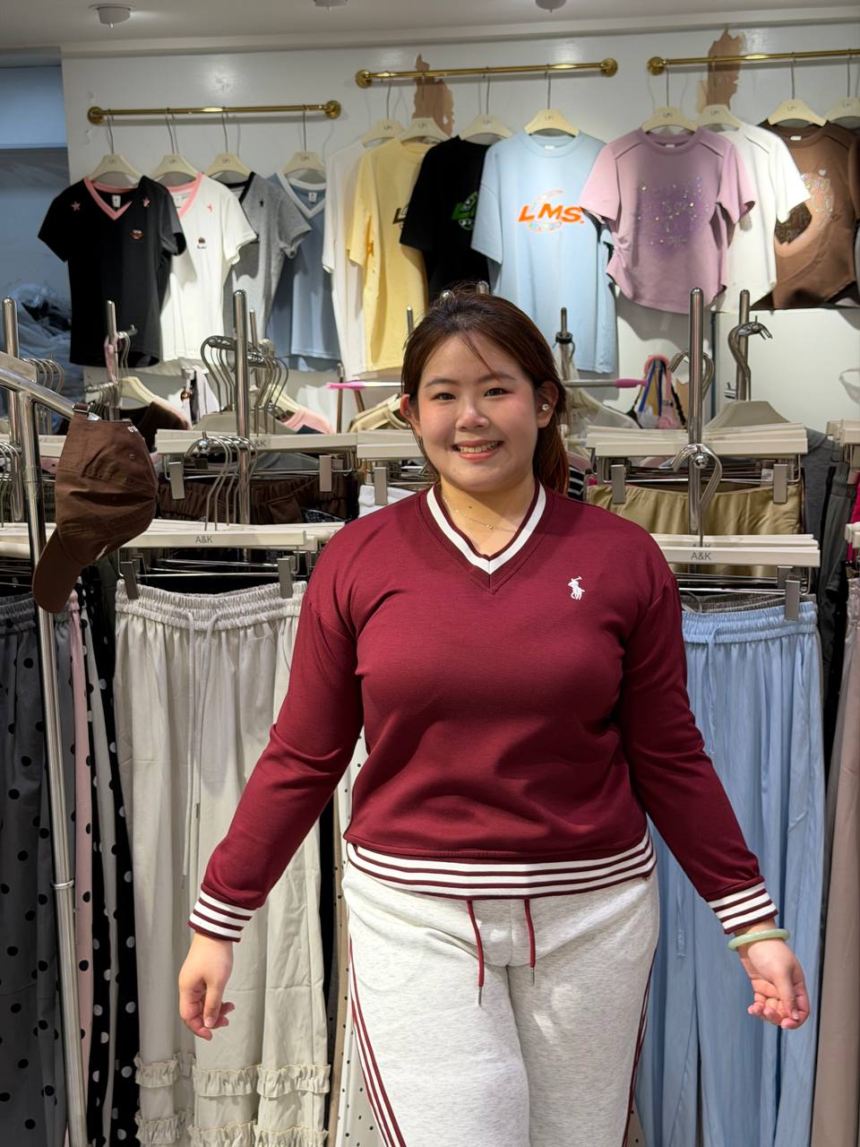 UM87 Sweater V Top