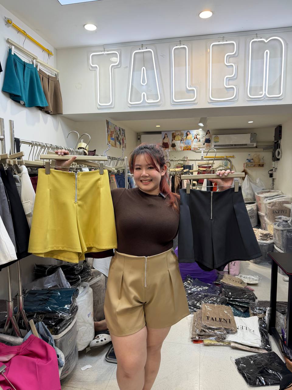 TA112 Zip Shorts