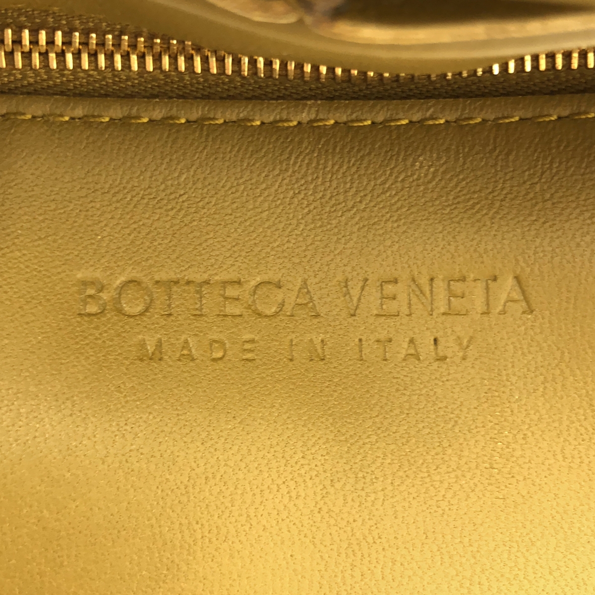 BOTTEGA VENETA / ボッテガヴェネタ | マキシイントレチャート パデットカセット レザー ショルダーバッグ |