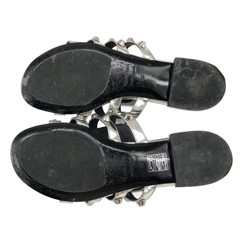 BALENCIAGA / バレンシアガ | パテントレザー スタッズ フラットサンダル | 36 | レディース