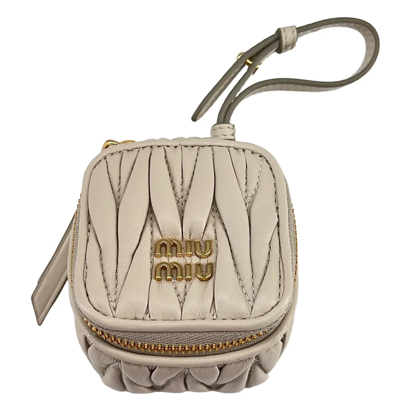 miu miu / ミュウミュウ | マトラッセ ミニポーチ |