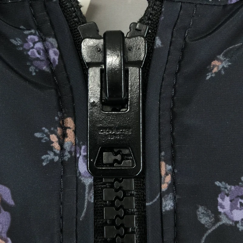 COACH / コーチ | × Disney / ディズニー 101匹わんちゃん 総ロゴ ジップ ジャケット フーディ | 0 | レディース