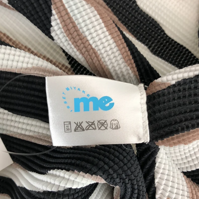 me ISSEY MIYAKE / ミーイッセイミヤケ | プリーツ カモフラージュ ボレロ |