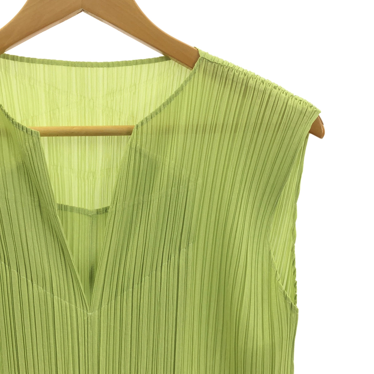 イッセイミヤケ　プリーツプリーズ　ノースリーブ PLEATS PLEASE ISSEY MIYAKE】プリーツプリーズイッセイミヤケ