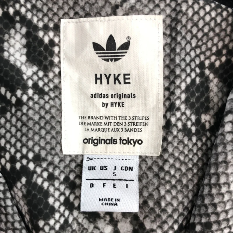 adidas by HYKE / アディダスBYハイク | パイソンプリント ノーカラーブルゾン | S | レディース