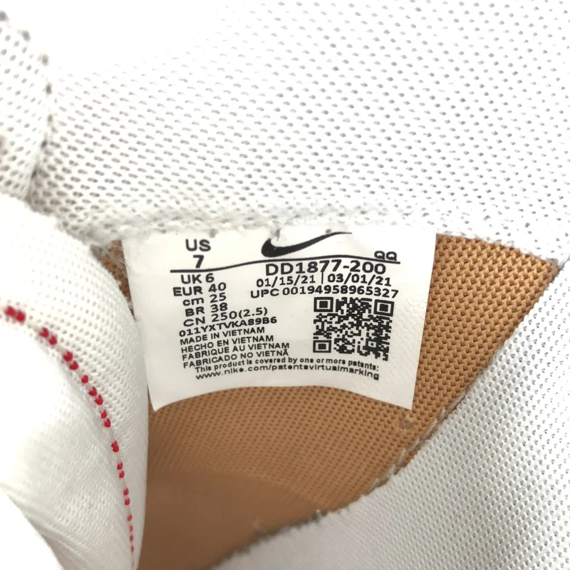 sacai / サカイ | × NIKE Blazer Low スニーカー DD1877-200 | 25 | レディース