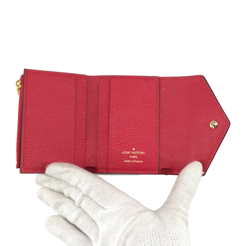 Louis Vuitton / ルイヴィトン | モノグラム アンプラント ポルトフォイユ ヴィクトリーヌ 三つ折り財布 |