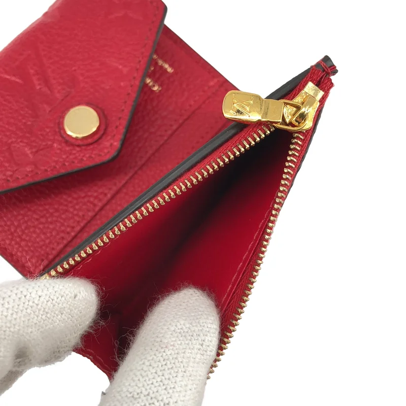 Louis Vuitton / ルイヴィトン | モノグラム アンプラント ポルトフォイユ ヴィクトリーヌ 三つ折り財布 |