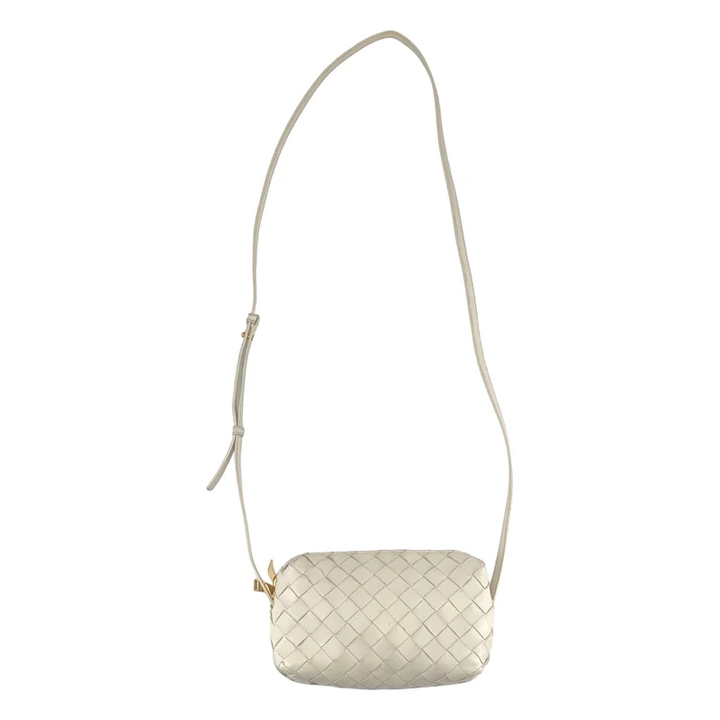 BOTTEGA VENETA / ボッテガヴェネタ | 609407 イントレチャートレザー ポシェット |