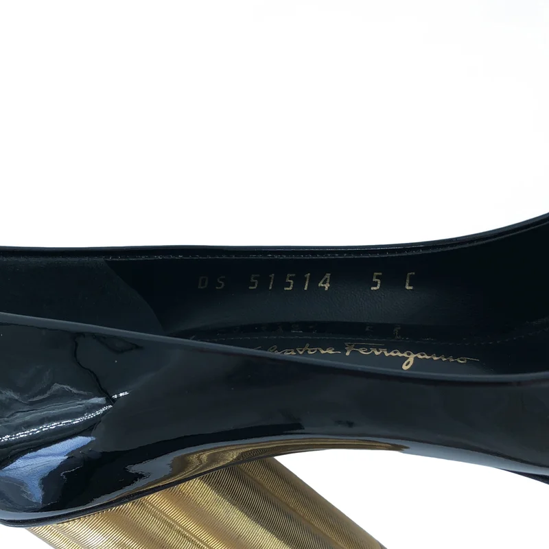 Salvatore Ferragamo / サルヴァトーレフェラガモ | Lucca パテントレザー パンプス | 5 | レディース