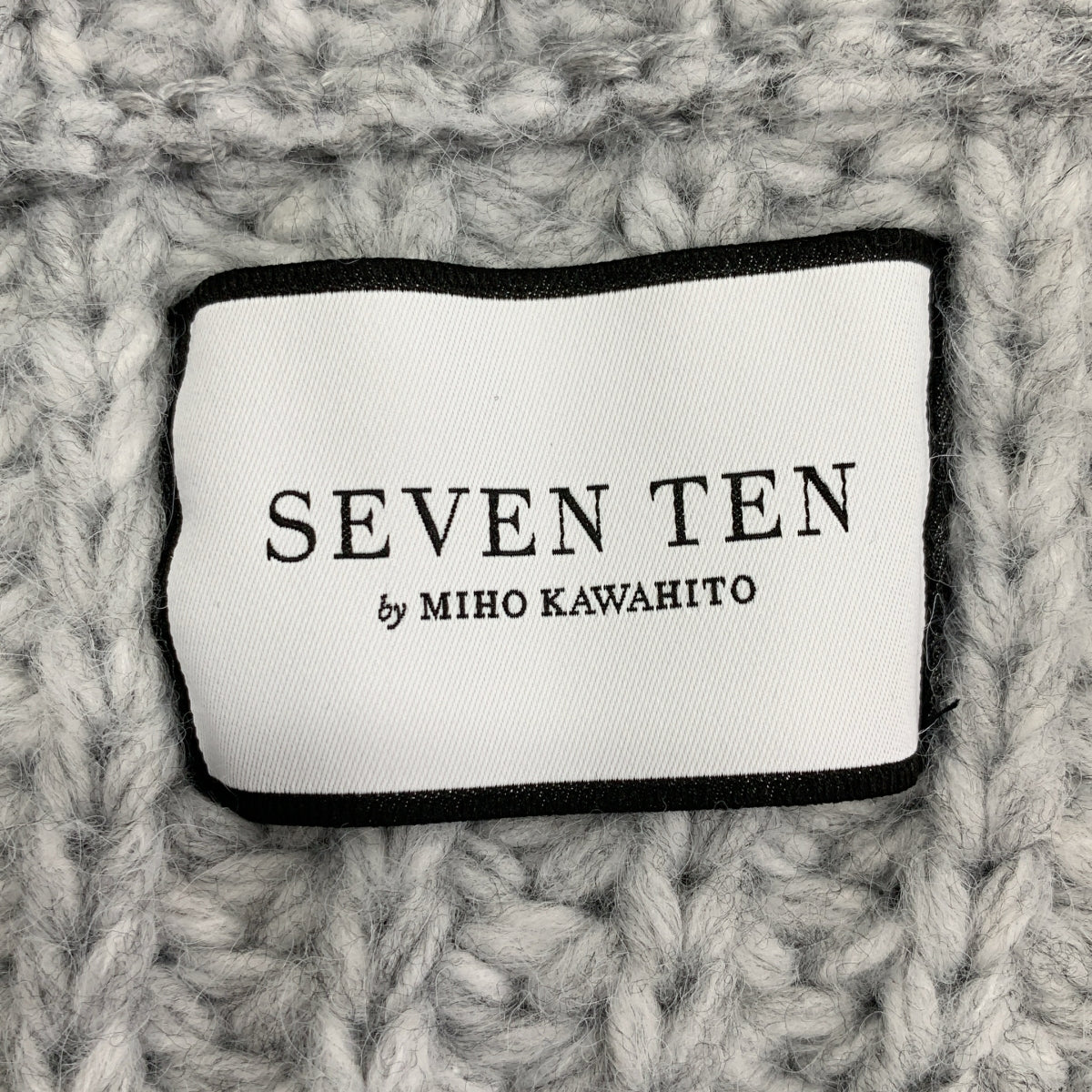 SEVEN TEN by MIHO KAWAHITO セブンテン　ロゴニット SEVEN TEN by MIHO KAWAHITO]【VERY別注色】ネックパールタートル