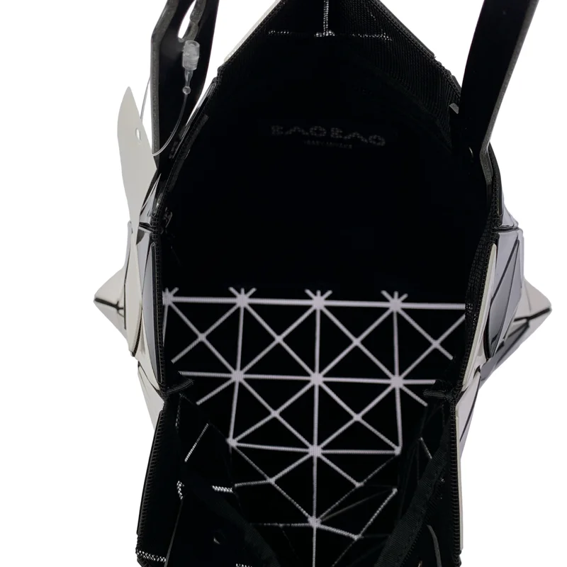 BAO BAO ISSEY MIYAKE / バオバオイッセイミヤケ | ルーセント ジグザグ トートバッグ |