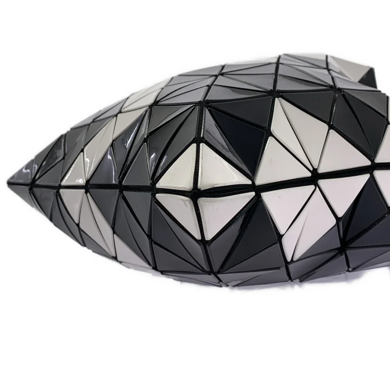 BAO BAO ISSEY MIYAKE / バオバオイッセイミヤケ | ルーセント ジグザグ トートバッグ |