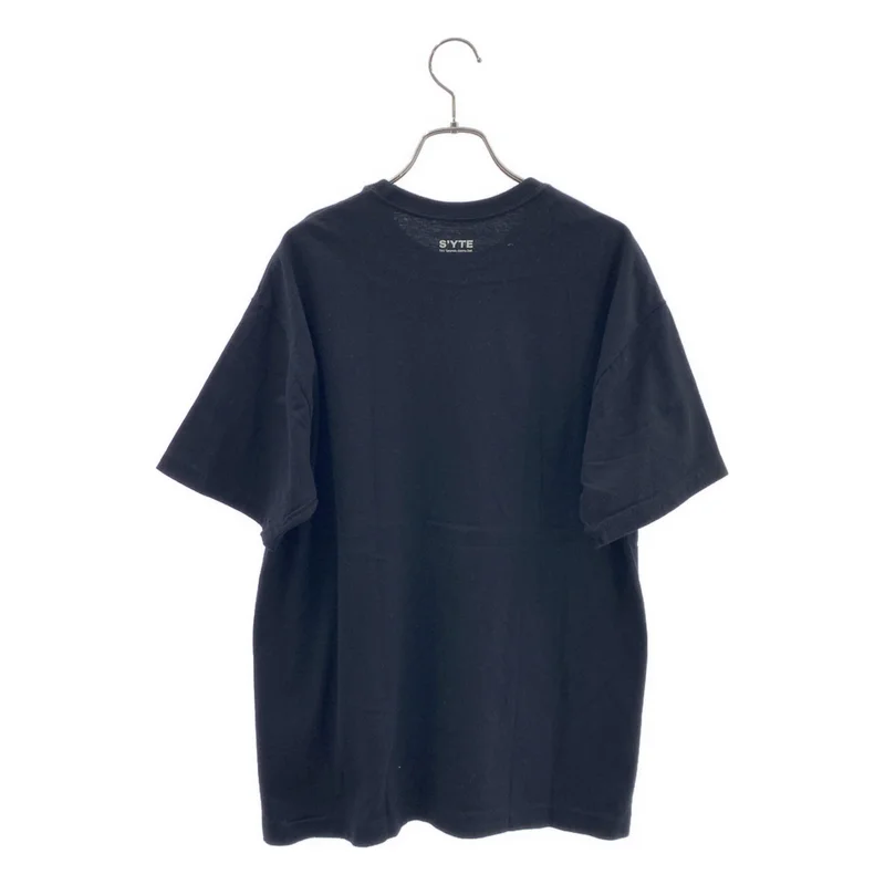 S'YTE YOHJI YAMAMOTO / サイトヨウジヤマモト | 2019SS | Black is modest Message プリントTシャツ |