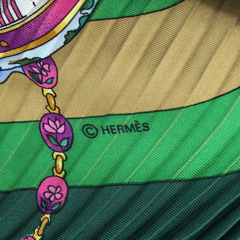 HERMES / エルメス | parmi les fleurs je compte les heures Pleated Carre カレ スカーフ |