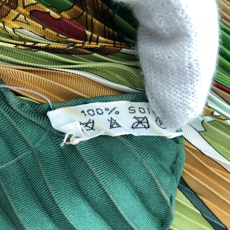 HERMES / エルメス | parmi les fleurs je compte les heures Pleated Carre カレ スカーフ |